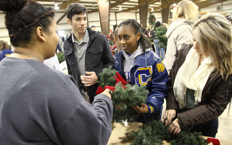 Cove Students in Wreath Preparation